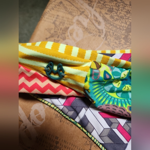 Swimsuit - Picture 3 of 4